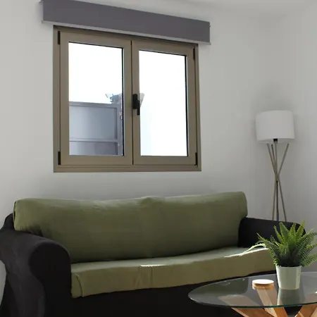 Nicole Apartman *